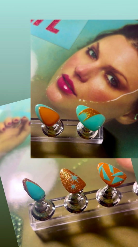 Nails of a Showgirl